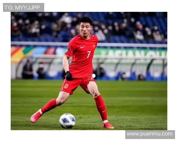 足球9号的传奇之路：从青涩少年到绿茵场上的耀眼明星